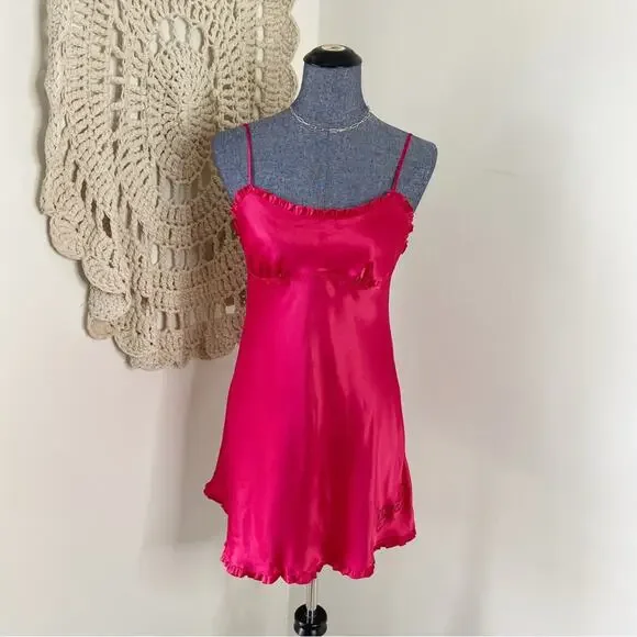 ASO Serena Van Der Woodson Gossip Girl Victoria Secret Angels Red Satin Chemise - Picture 2 of 8